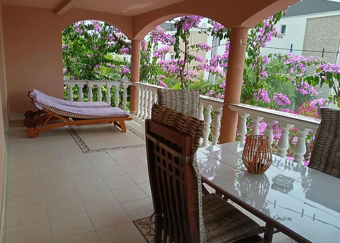 Apartmán Mit Privater Terrasse By Interhome