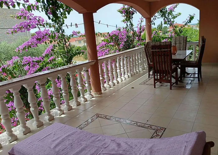 Mit Privater Terrasse By Interhome Apartmán