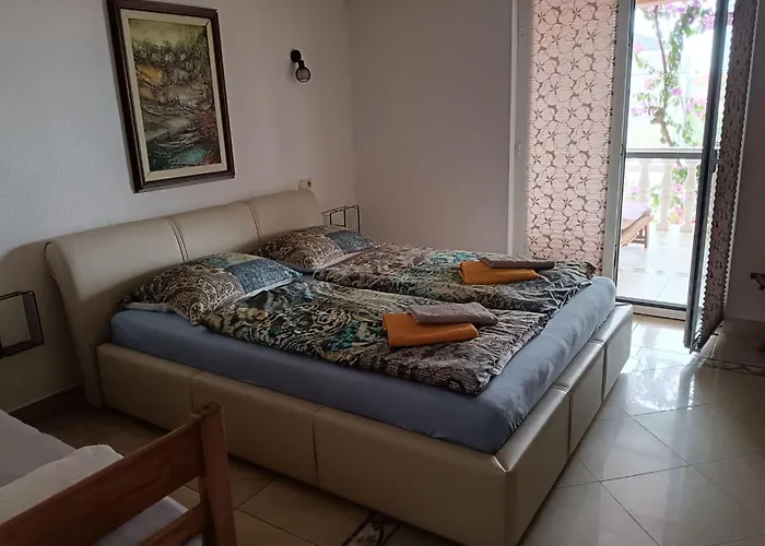 Mit Privater Terrasse By Interhome דירה ביוגראד נה מורו